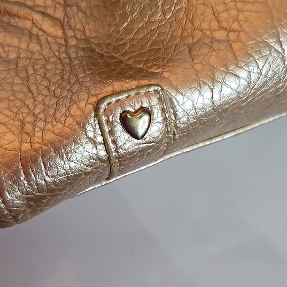 XOXO Metallic Gold Shoulder Bag - Picture 3 of 10